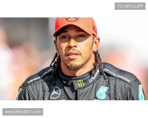 F1赛车手汉密尔顿签约新车队 未来赛季将迎来全新挑战 F1赛车手汉密尔顿签约新车队 未来赛季将迎来全新挑战