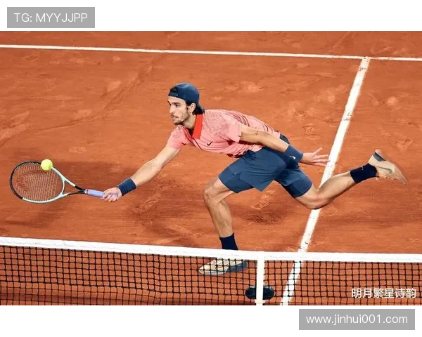 网球赛事精彩回顾：新星崛起与老将的激烈对决引发热议
